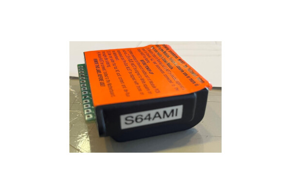 S64AMI AMPLIFICADOR PARA SUBWOOFER 10" Y12" JBL